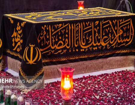 ادای احترام موکب‌داران عراقی به رهبر شهید انقلاب