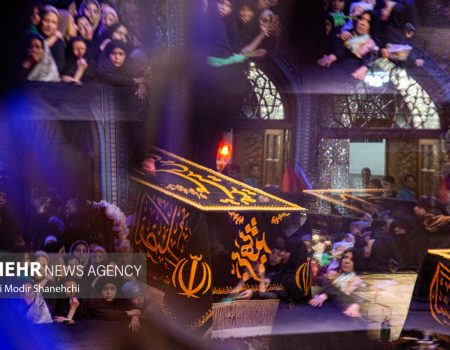 تجدید پیمان هنرمندان با آرمان‌های انقلاب اسلامی بر مزار رهبر شهید