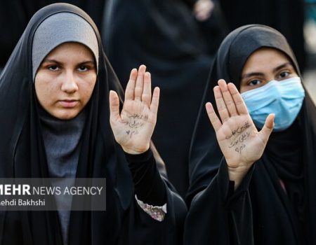 همصدایی بانوان مشهدی با دختران با حجاب آذربایجان