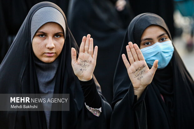 همصدایی بانوان مشهدی با دختران با حجاب آذربایجان