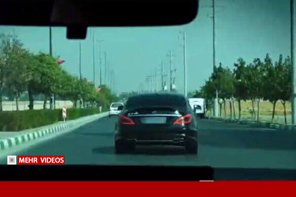 پایان مانور خطرناک راننده بنز در مشهد با ورود پلیس