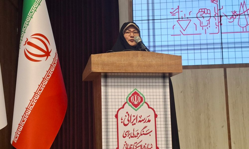 مدرسه سنگر اول مبارزه با استکبار است