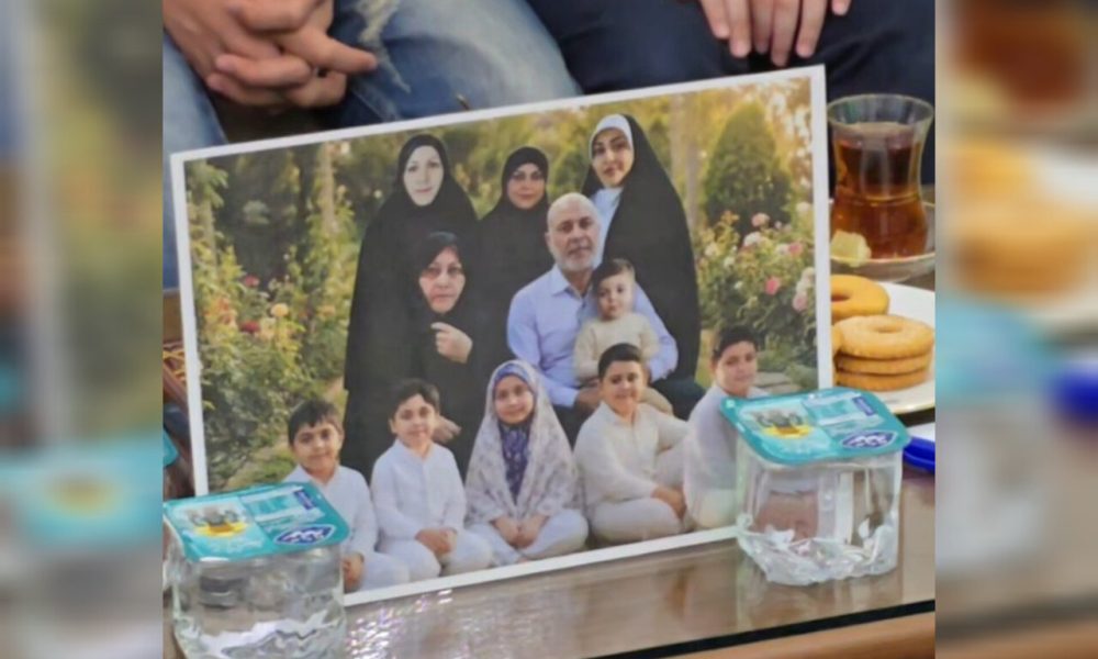 دیدار تولیت آستان قدس رضوی با خانواده ۱۱ شهید جنگ رمضان
