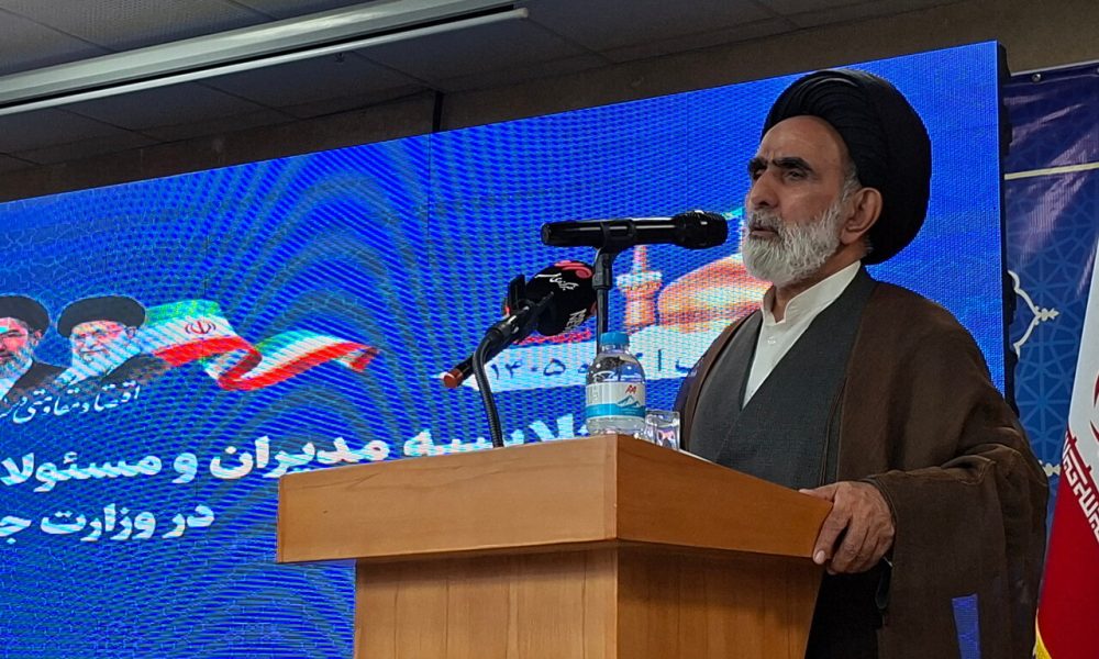 کاهش ضایعات کشاورزی و مقابله با جنگ روانی دشمن رسالت مهم مدیران است