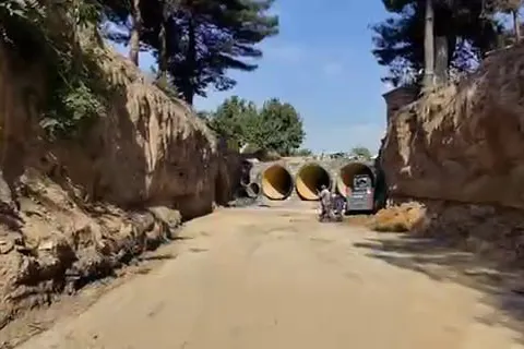 ادامه عملیات اجرایی پروژه بهسازی مسیل تنباکوچی با هدف ارتقای ایمنی در برابر سیلاب + فیلم (۱ آبان ۱۴۰۵)