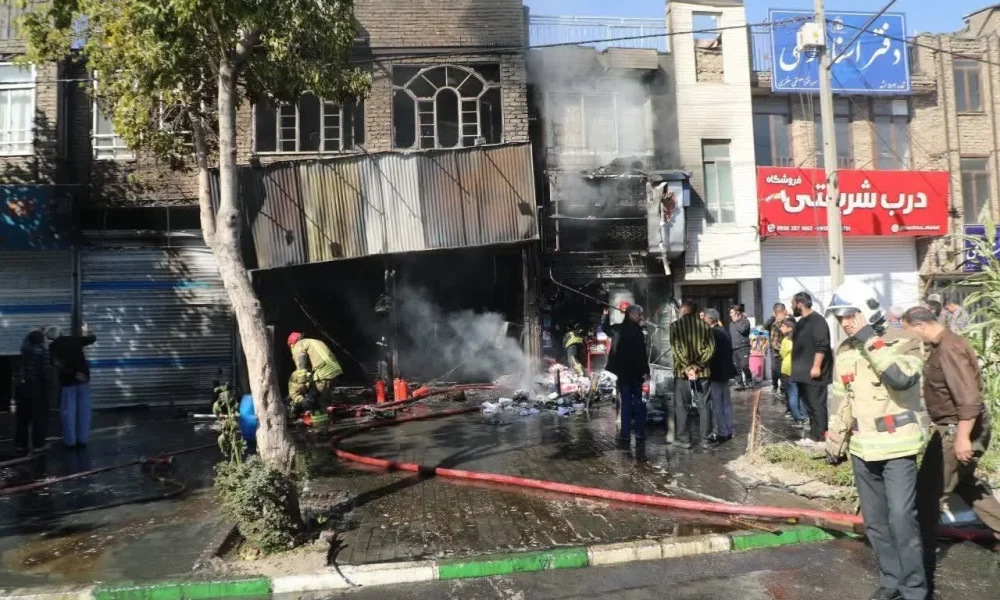 حریق در تعویض روغنی بلوار ۲۲ بهمن مشهد با ۲ مصدوم (۲۹ مهر ۱۴۰۵)